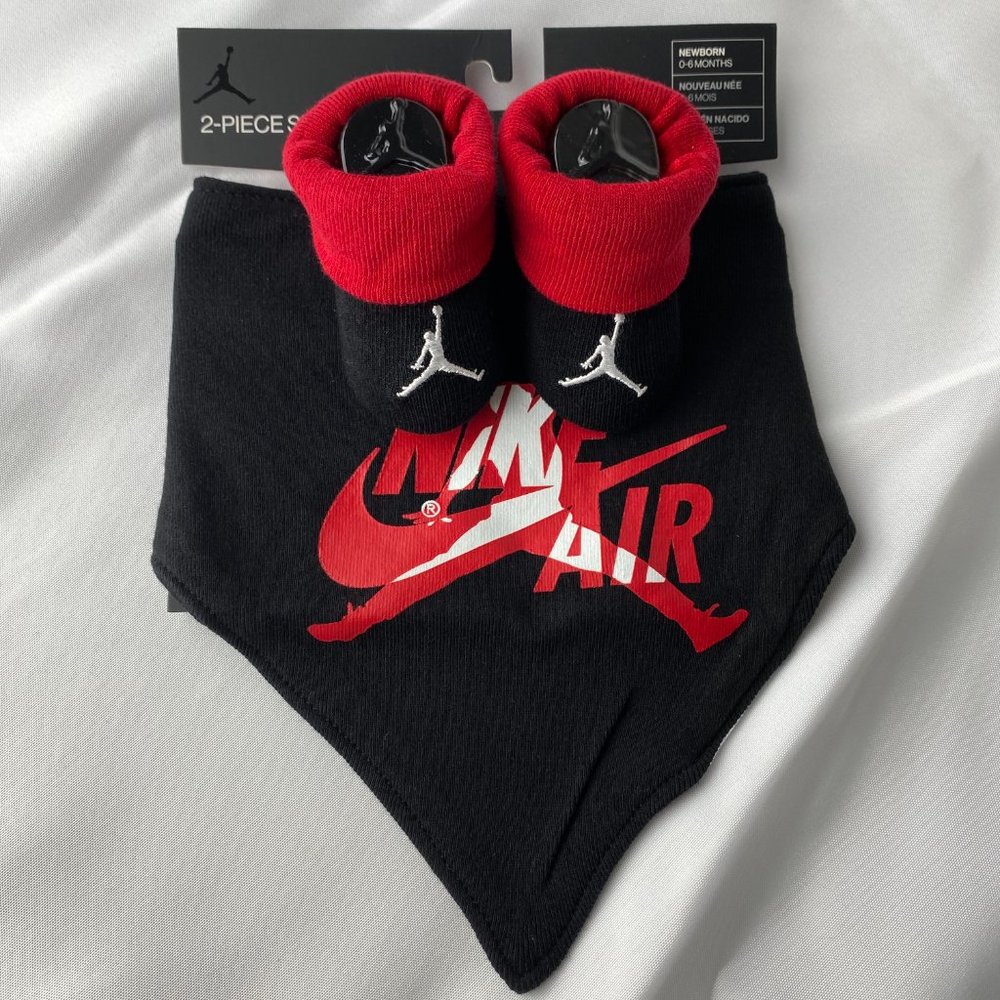 Nike Air Jordan Bib & Socks, 0-6 Months